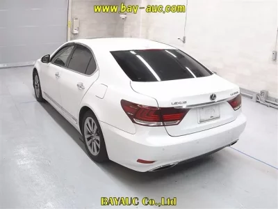 Lexus LS