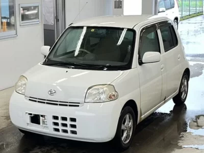 Daihatsu Esse