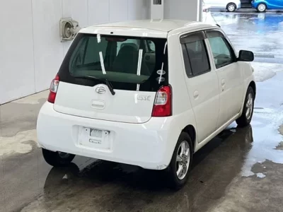 Daihatsu Esse