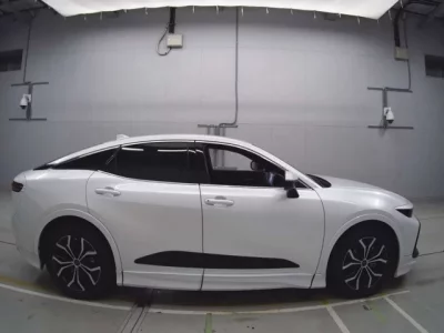 Toyota CROWN CROSSOVER