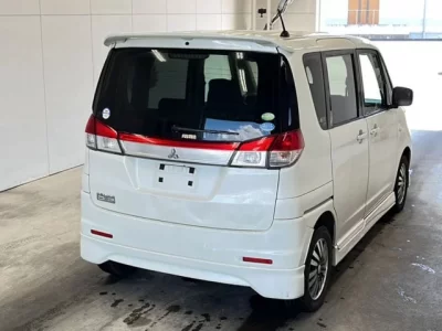 Mitsubishi DELICA D2