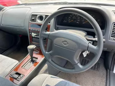 Nissan LAUREL