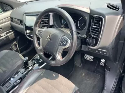Mitsubishi OUTLANDER PHEV