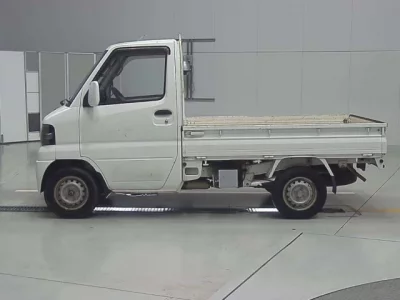 Nissan CLIPPER TRUCK