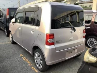 Toyota PIXIS SPACE