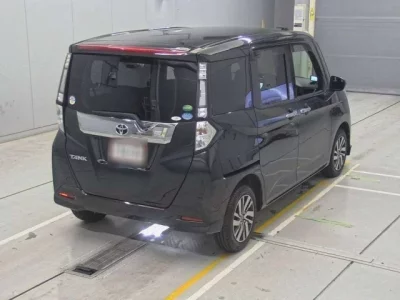 Toyota TANK