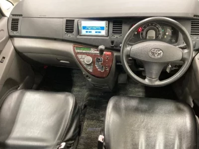 Toyota ISIS