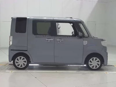 Toyota PIXIS MEGA