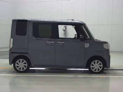 Toyota PIXIS MEGA