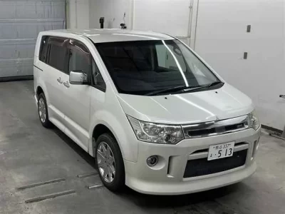 Mitsubishi DELICA D5