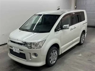 Mitsubishi DELICA D5