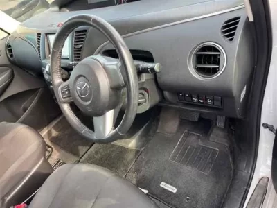 Mazda BIANTE