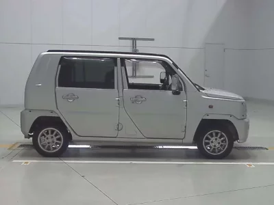 Daihatsu NAKED