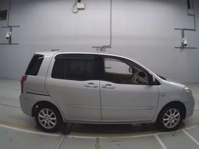 Toyota RAUM