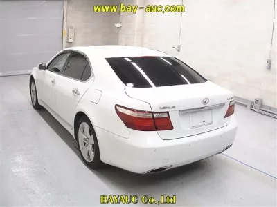 Lexus LS