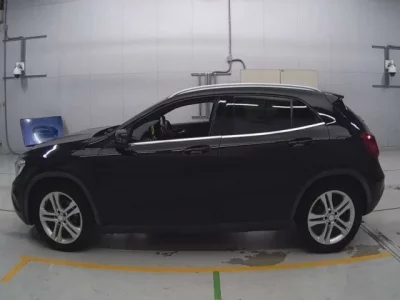 Mercedes-Benz GLA CLASS