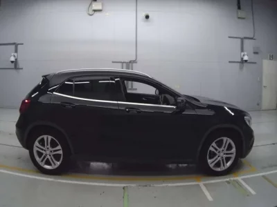 Mercedes-Benz GLA CLASS