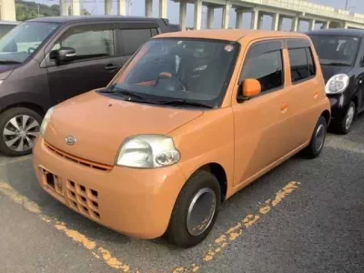 Daihatsu Esse