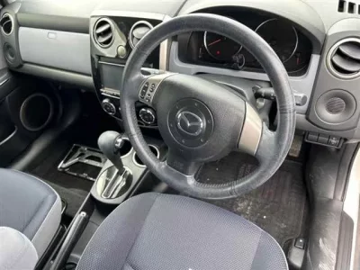 Mazda VERISA