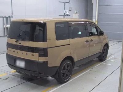 Mitsubishi DELICA D5