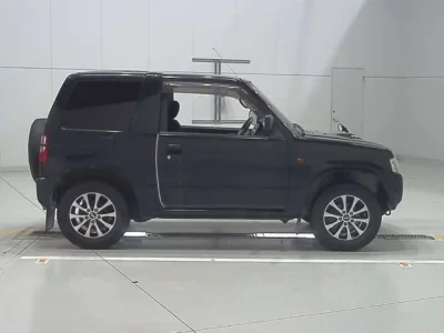 Nissan KIX