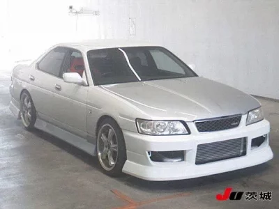 Nissan LAUREL