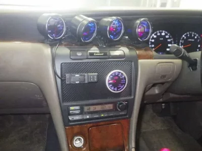 Nissan LAUREL