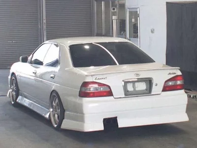 Nissan LAUREL