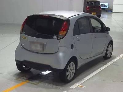 Mitsubishi I