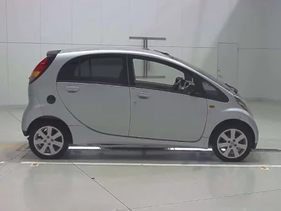 Mitsubishi I