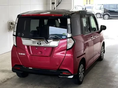 Toyota TANK