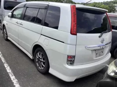 Toyota ISIS