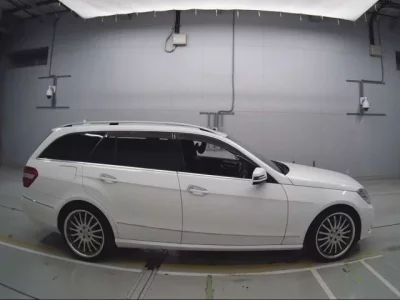 Mercedes-Benz E CLASS WAGON