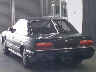 Nissan LAUREL