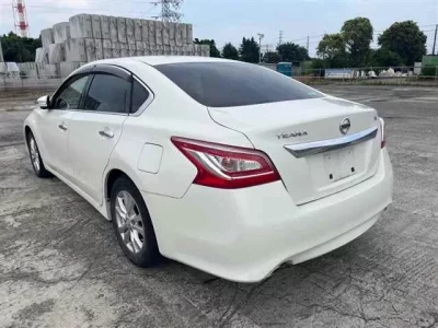 Nissan TEANA