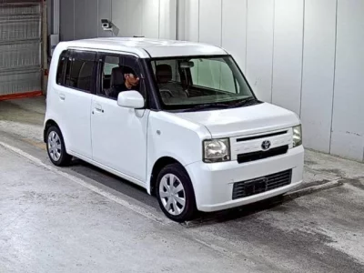 Toyota PIXIS SPACE