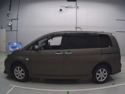 Toyota ISIS