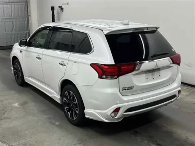 Mitsubishi OUTLANDER PHEV