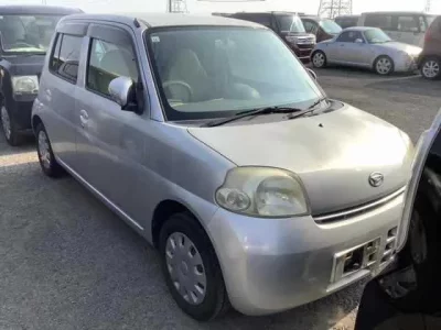 Daihatsu Esse