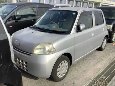 Daihatsu Esse