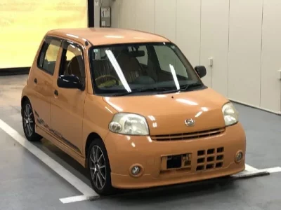 Daihatsu Esse