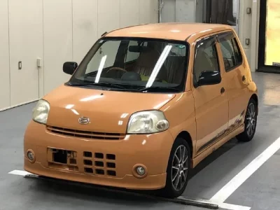 Daihatsu Esse