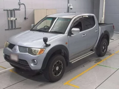 Mitsubishi TRITON