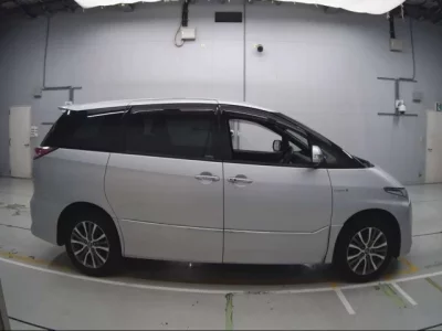 Toyota ESTIMA HYBRID