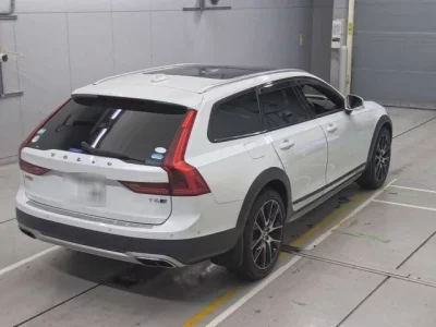 Volvo V90