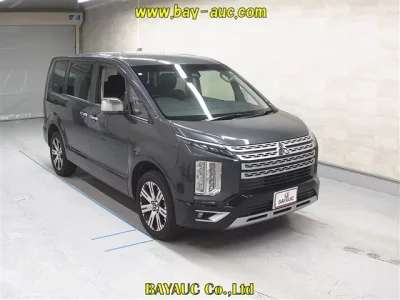 Mitsubishi DELICA D5