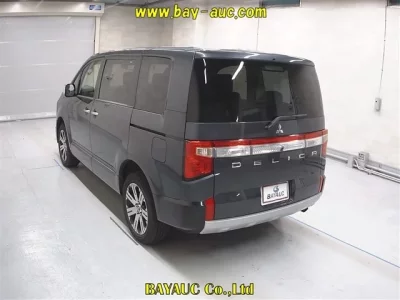 Mitsubishi DELICA D5