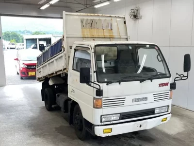 Mazda TITAN