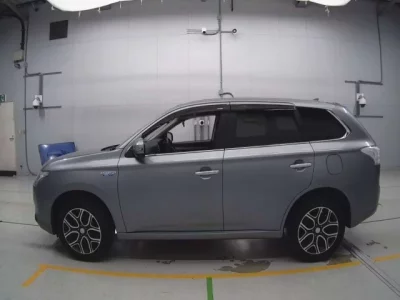 Mitsubishi OUTLANDER PHEV