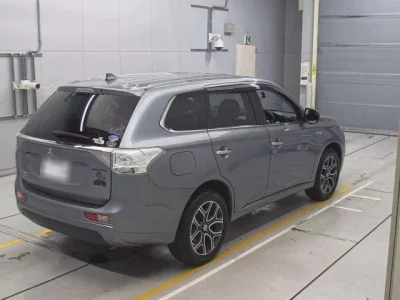 Mitsubishi OUTLANDER PHEV